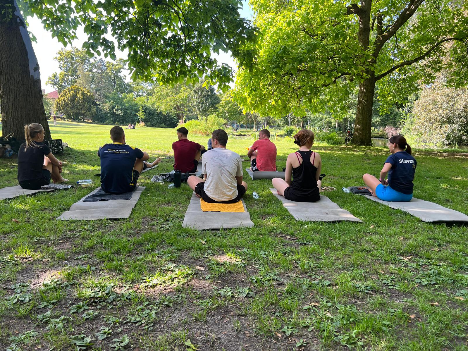 Werken bij Strevon - lesje yoga.JPG