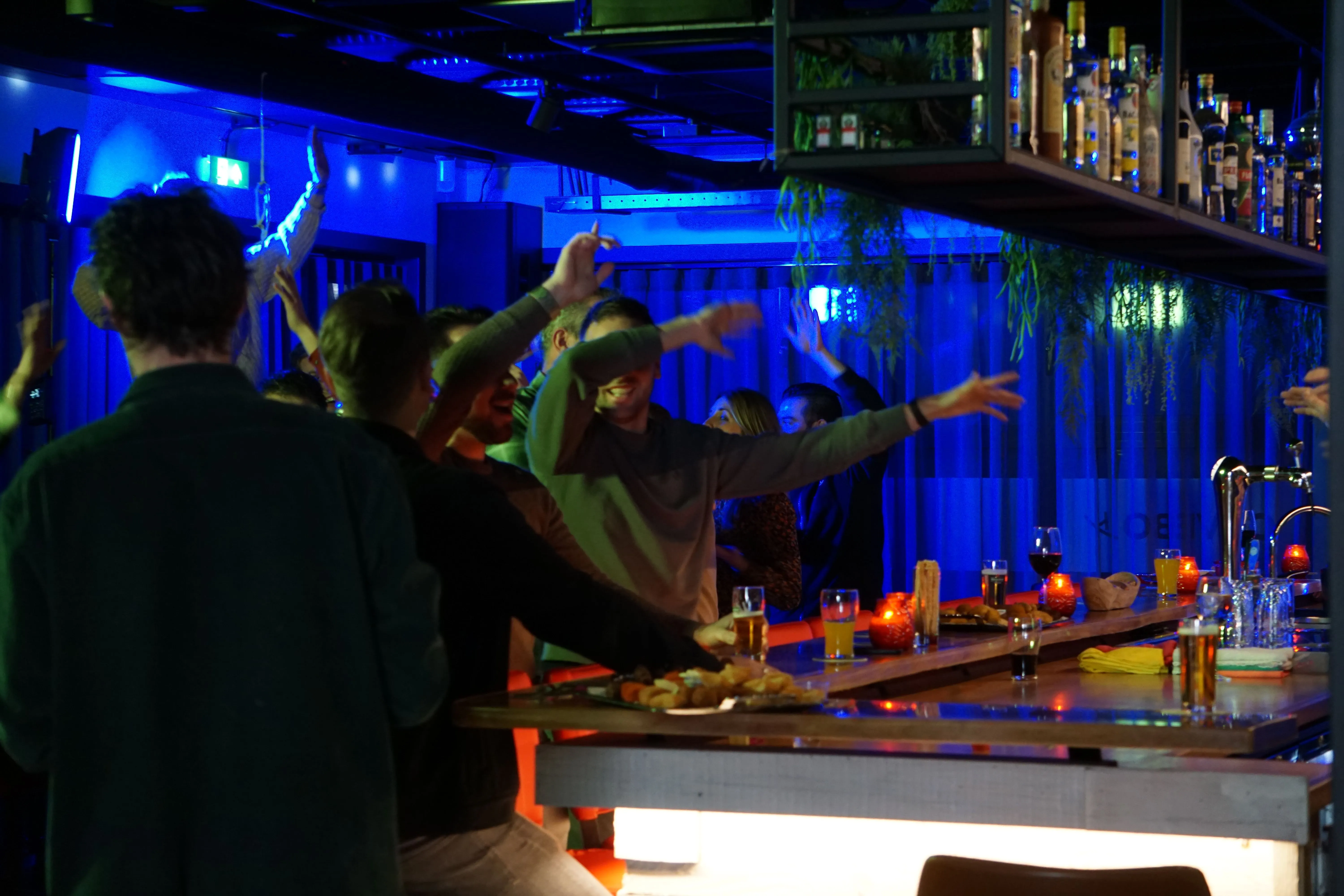 Covebo-Nijkerk-intern-sfeer-bar-1 (2).jpg